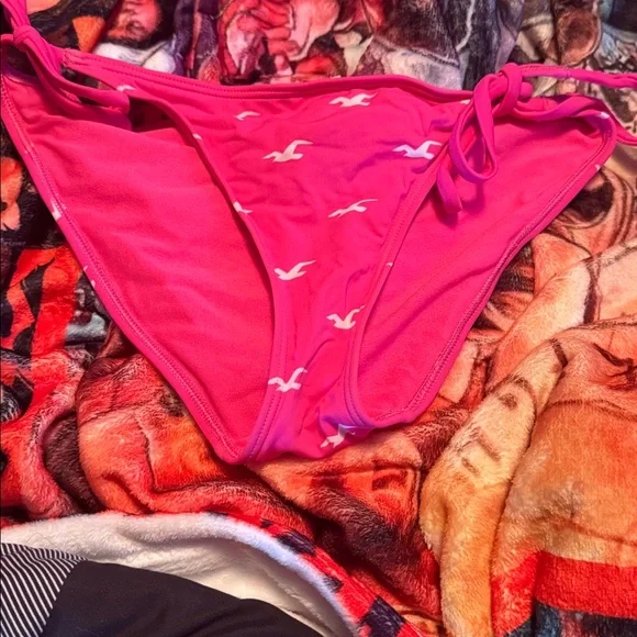 Hollister Bikini - Picture 2 of 7